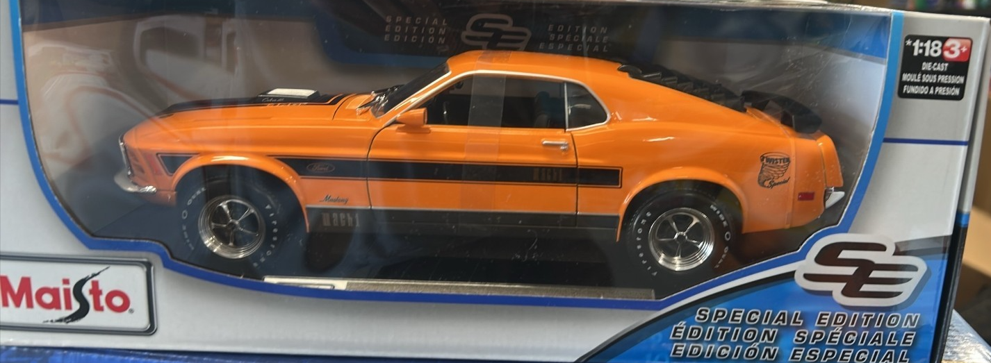 Maisto 1:18 Diecast Cars 1970 Ford Mustang Mach 1 Die Cast Vehicle Toy Display