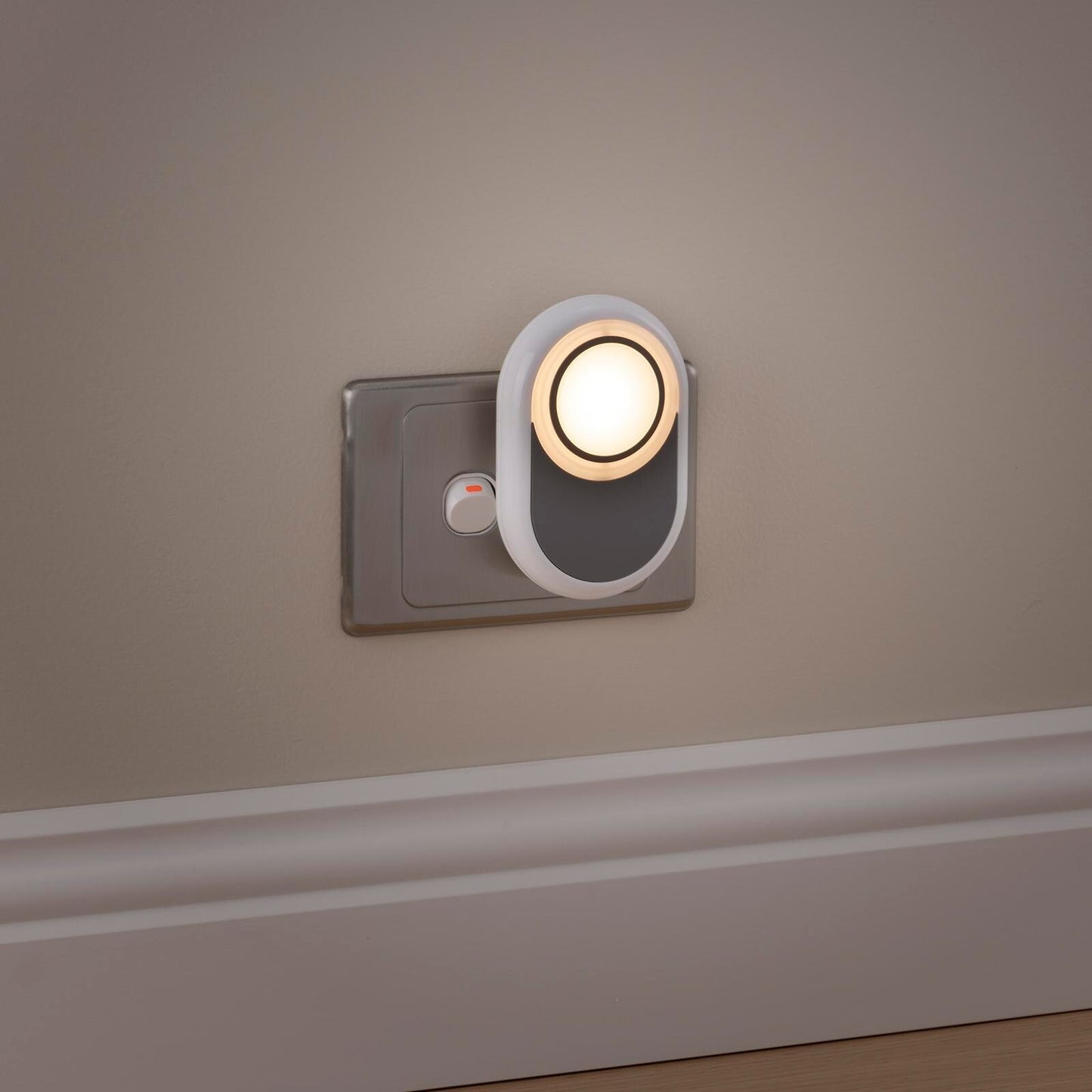 Arlec 240V Night Light Plug In LED Dusk to Dawn Switch Indoor Warm White 3 Pack