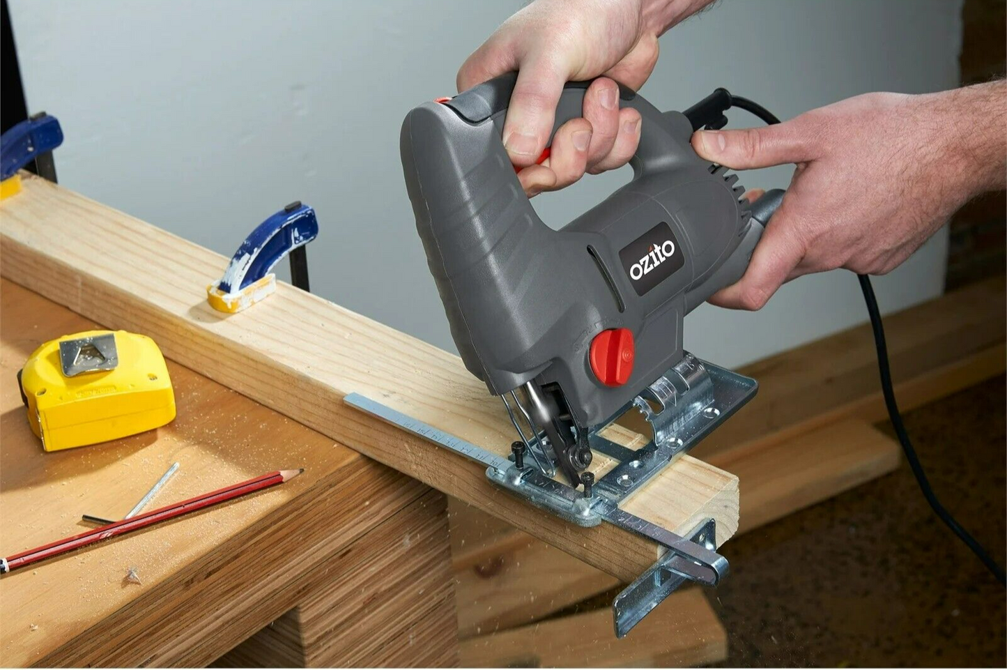 Ozito 680W Pendulum Jigsaw 3 Blades Variable Speed Woodworking Cutting Tool