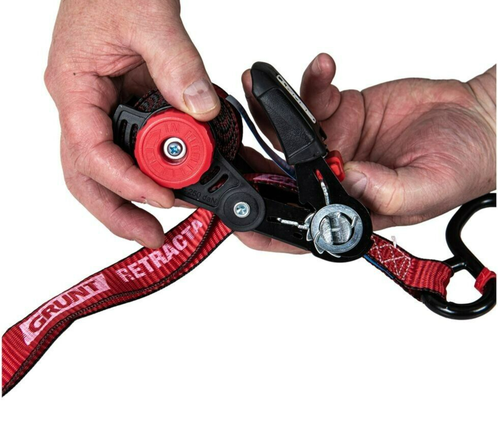 Grunt 25mm x 3.5m Manual Retractable Tie Down Ratchet Lashing Tie Straps 2 Pack