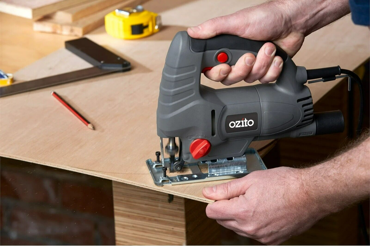 Ozito 680W Pendulum Jigsaw 3 Blades Variable Speed Woodworking Cutting Tool