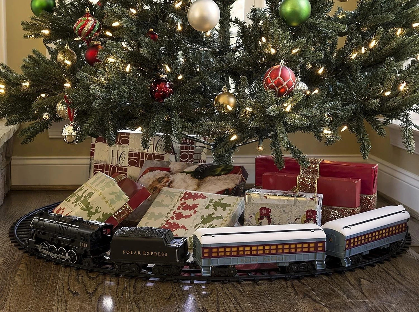 Lionel The Polar Express Train Set 37 Piece Battery with Bluetooth Ready-to-Play
