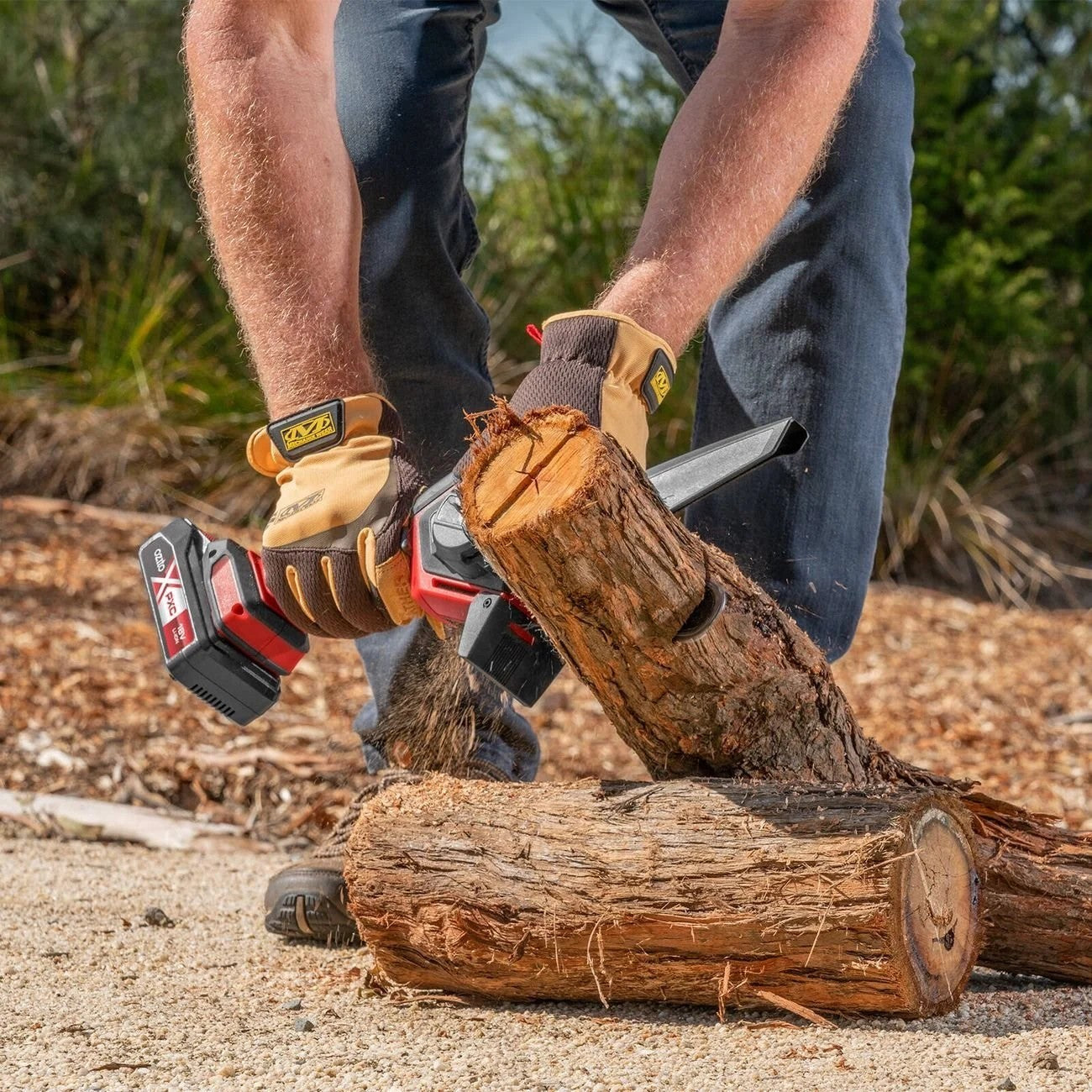 Ozito 18V Pruning Chainsaw Cordless 2.5Ah Battery Brushless 160mm PXBPCK-1825