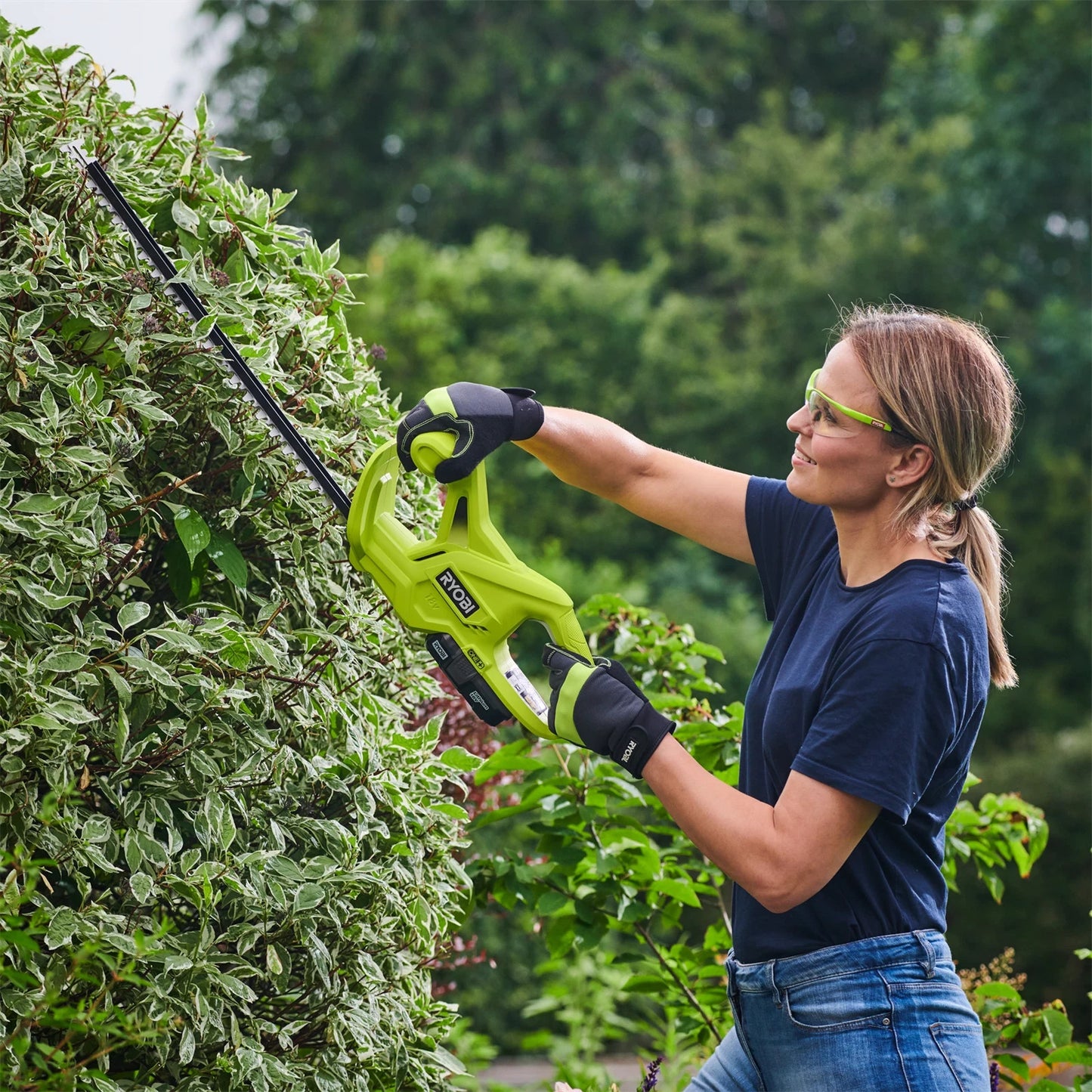 Ryobi 18V Hedge Trimmer Kit ONE+ 2.0Ah Cordless Battery Charger included