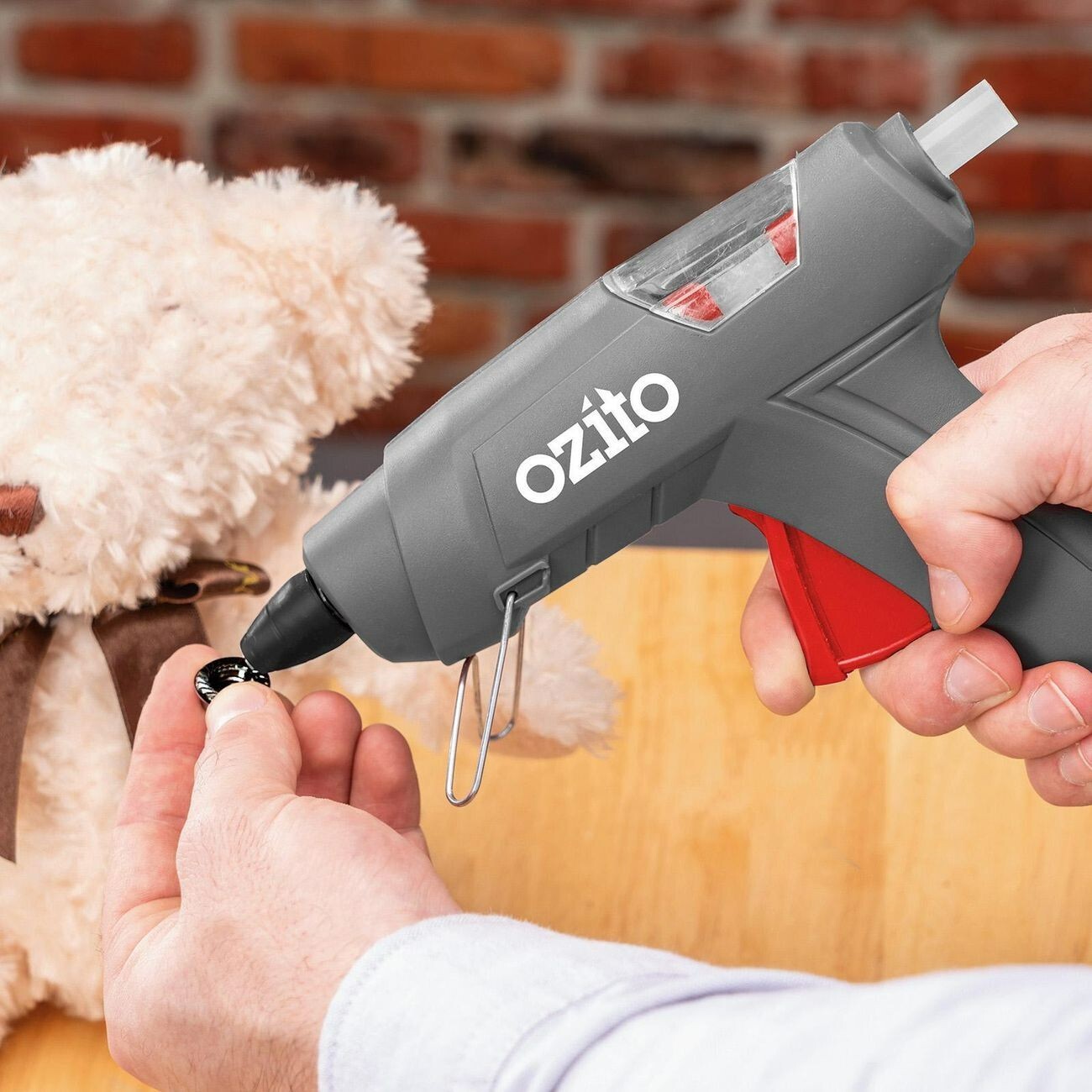 Ozito Glue Gun Hot Trigger Flow Melt Kit DIY Repair Crafts Projects Woodworking
