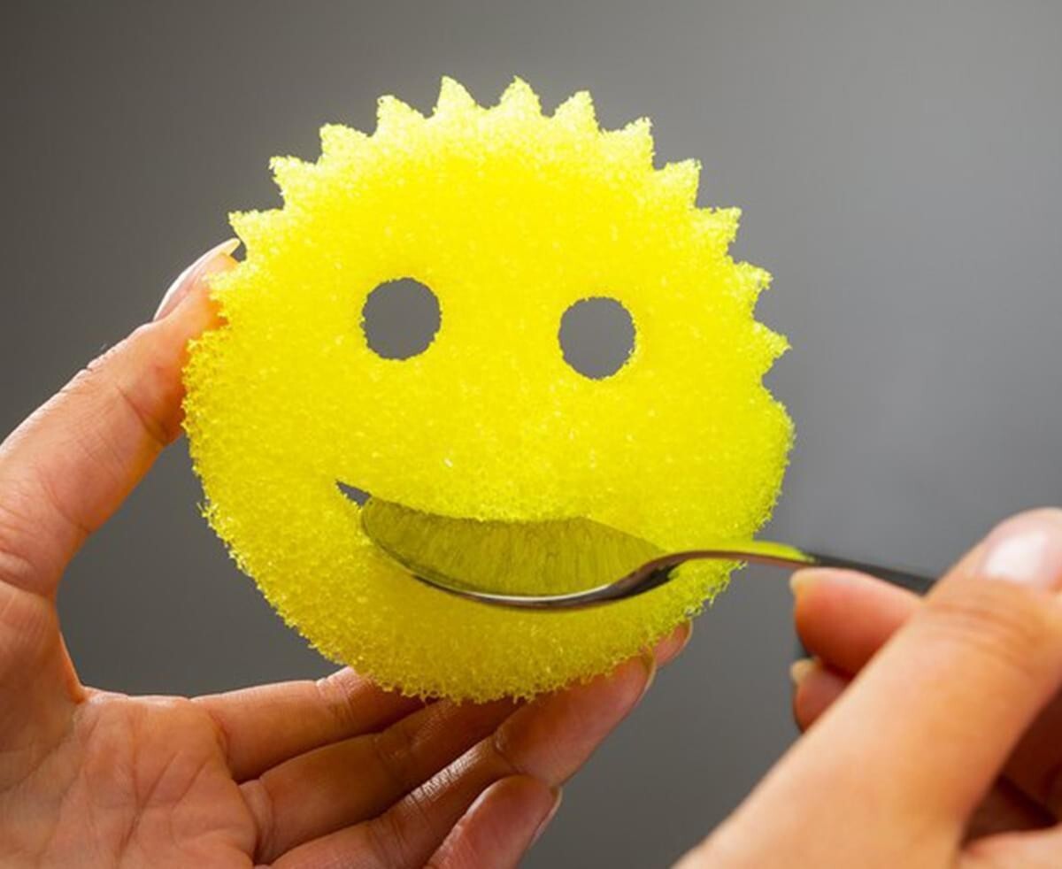 4x Scrub Daddy Dishwashing Scrubber Cleaner Sponge Kitchen Household Original