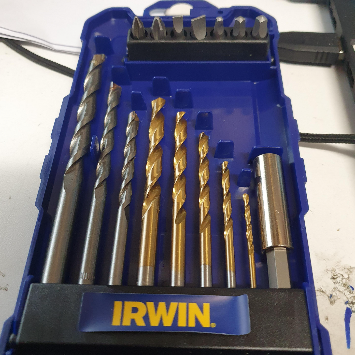 Irwin 16 Pcs Masonry Drill & Screwdriving Titanium Set Wood Metal Brick Bit Tool
