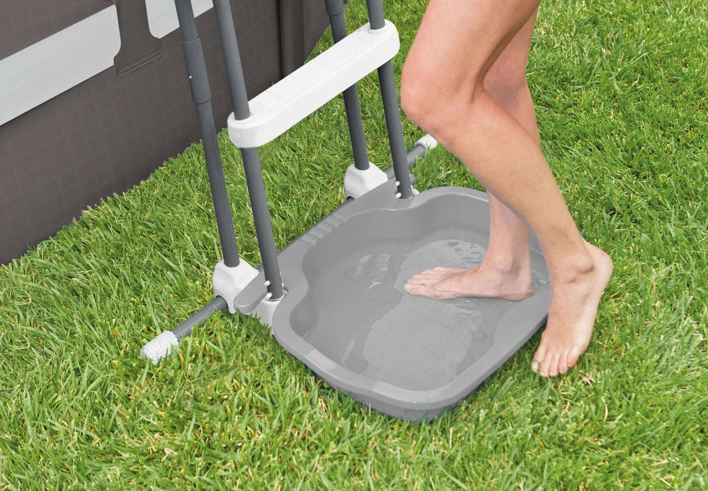 Intex Krystal Clear Pool Footbath for Swimming Ladders Non-Slip Portable Basin