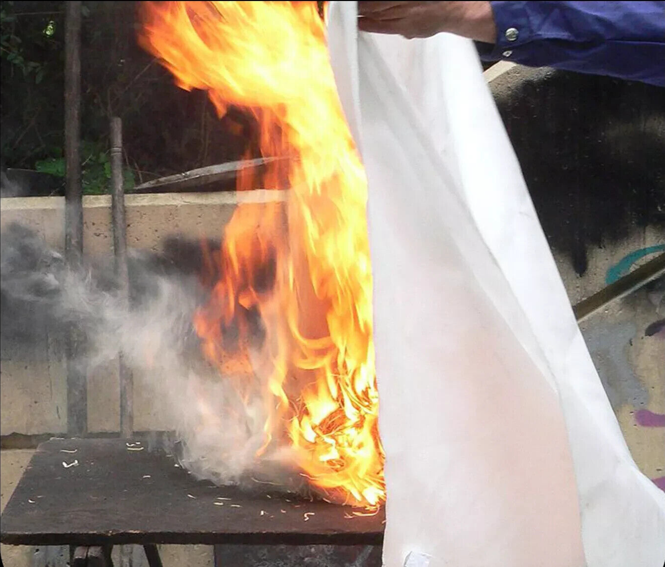Firebox Fire Blanket 1m x 1m For Home Kitchen Office Caravan Emergency Fires