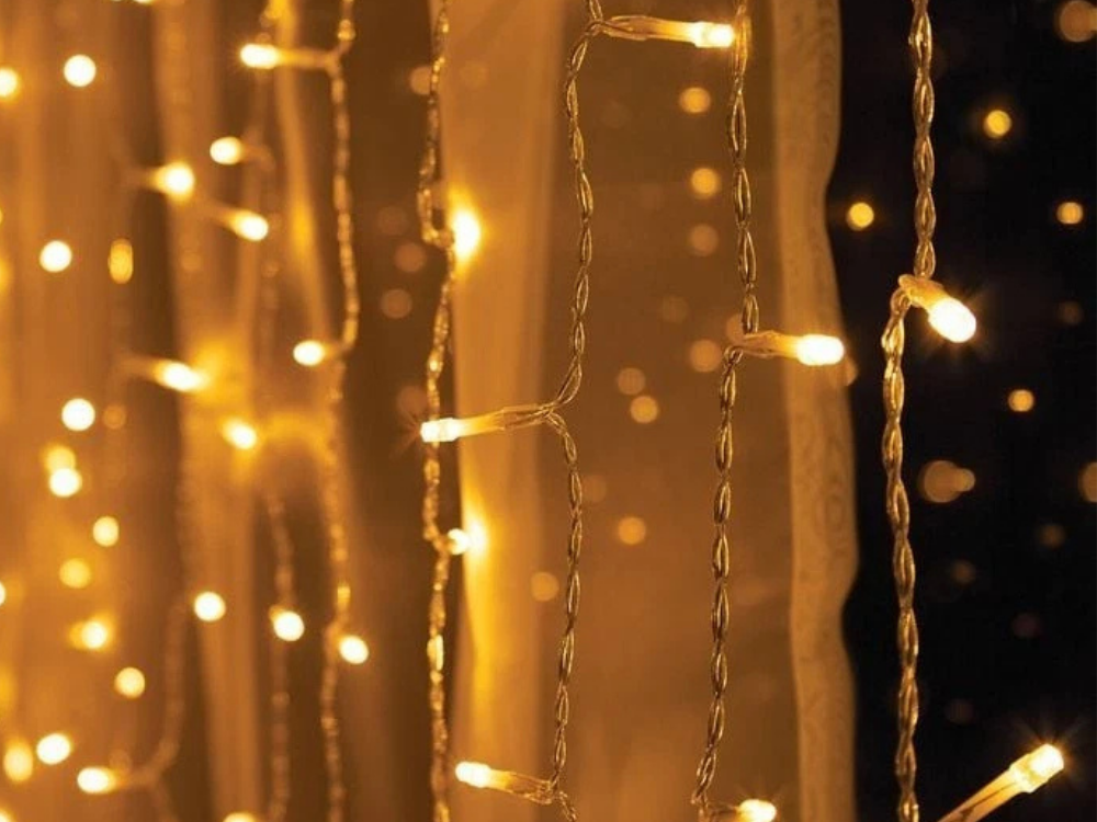 Lytworx 400-LED Warm White Solar Curtain Lights