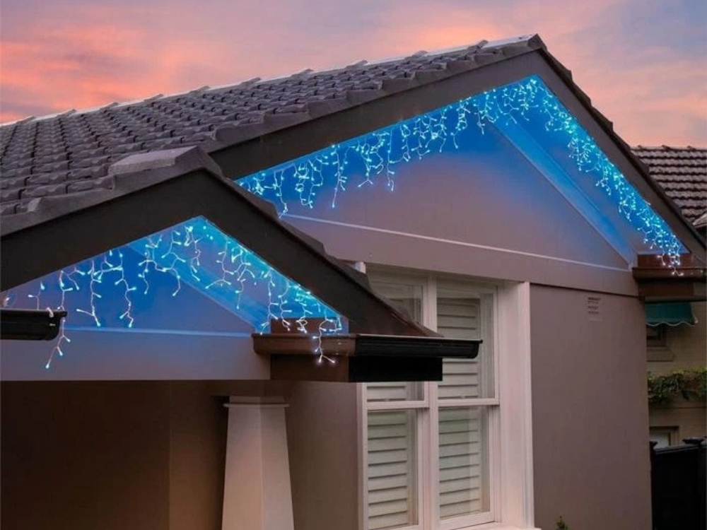Lytworx 23.9m Solar Blue Icicle Christmas Lights