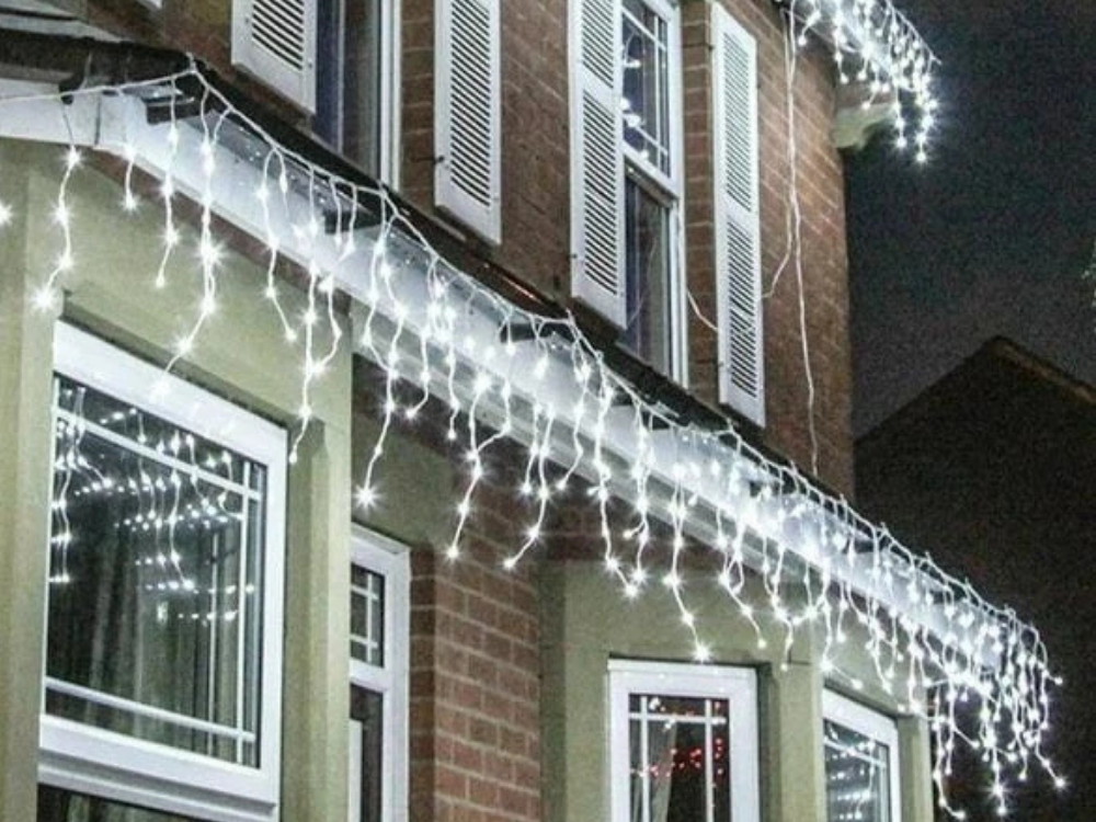 Lytworx 23.9m Solar String Lights – 1200 White LED Icicle Lights