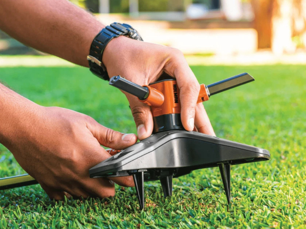 Holman 3-Arm Retractable Sprinkler Spike – Garden & Lawn Water Sprayer