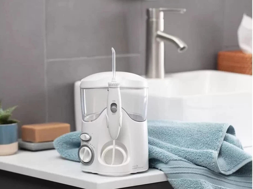 Waterpik Ultra & Cordless Plus Water Flosser Pack + 10 Tips