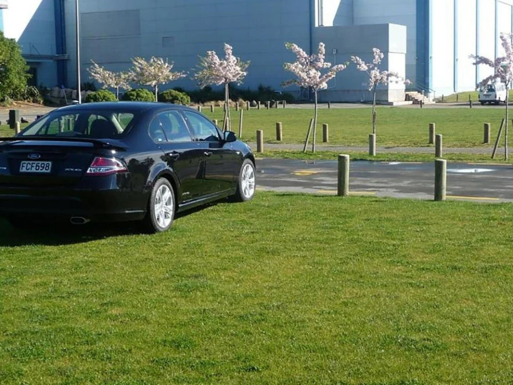 Strol Outdoor SurePave Plastic Pavers 0.5m² – Grass & Gravel