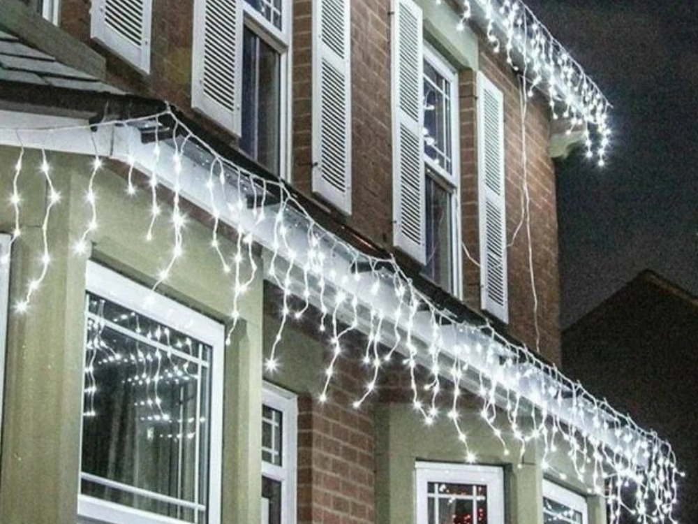 White LED Icicle Lights 1200 – Lytworx Xmas String Lights