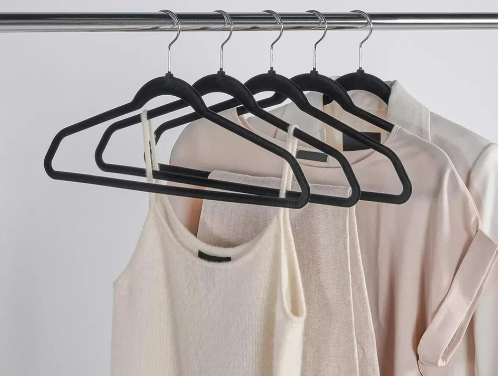 50x Black Velvet Hangers by Neatfreak – Ultra Thin, Non-Slip