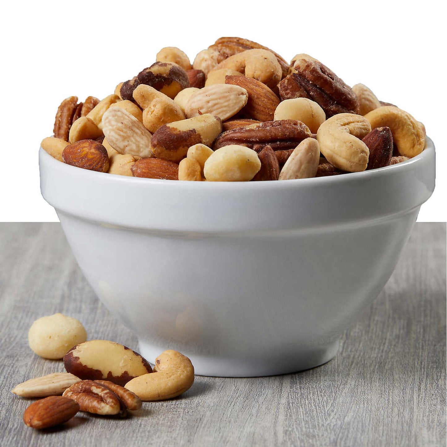 Kirkland Signature Extra Fancy Salted Mixed Nuts – 1.13kg (2.5lb) – Cashews, Almonds, Pistachios, Macadamias & Brazil Nuts