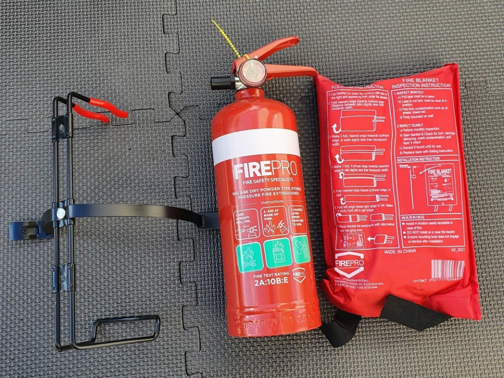 FirePro Fire Safety Kit – 1kg Extinguisher + 1m Blanket