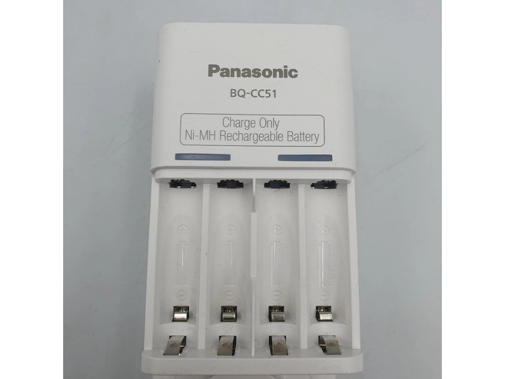 Panasonic Eneloop Charger Kit – 4x AA 2000mAh, 90–180min Charge