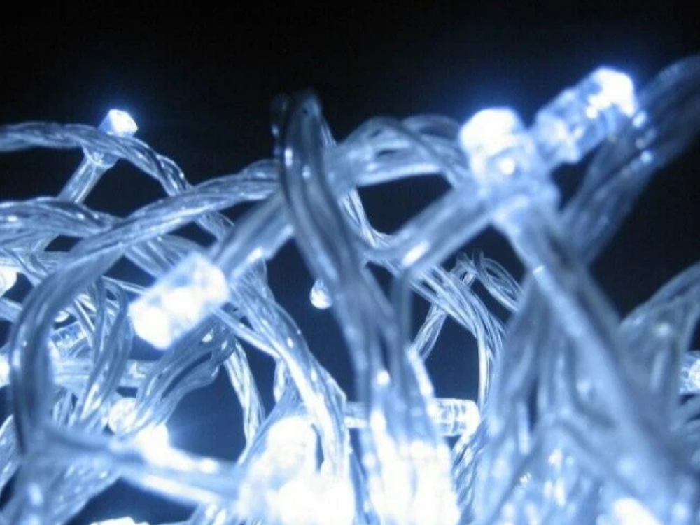 Lytworx 23.9m Solar String Lights – 1200 White LED Icicle Lights