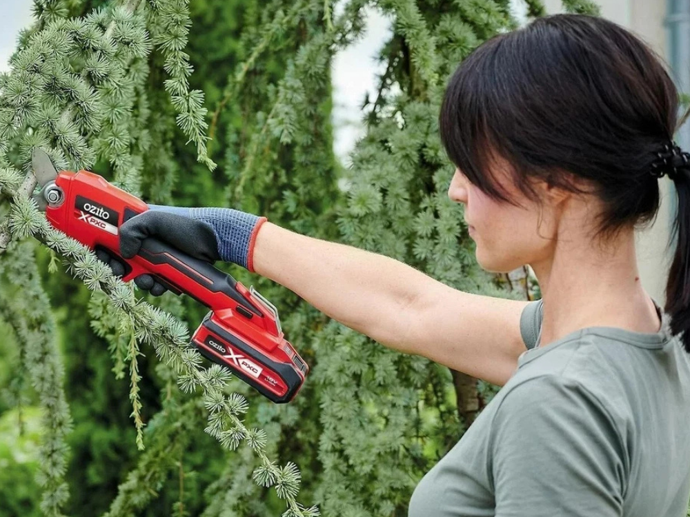 Ozito PXC 18V Cordless Pruning Shears – Skin Only